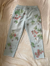 Load image into Gallery viewer, 32x29 trippy garden jeans