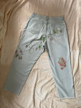 Load image into Gallery viewer, 32x29 trippy garden jeans